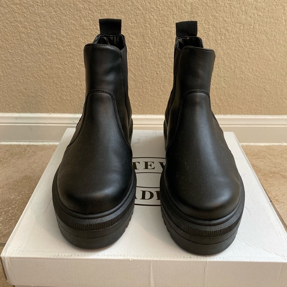 yardley platform chelsea boot steve madden